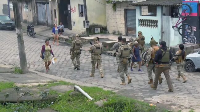 Operação em Guarujá