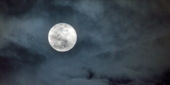 Uma superlua poderá ser vista nesta terça-feira (1&ordm;), segundo o Observatório Nacional, de qualquer lugar da Terra