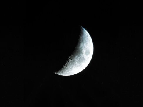 As primeiras missões soviéticas revelaram imagens do satélite até então inéditas