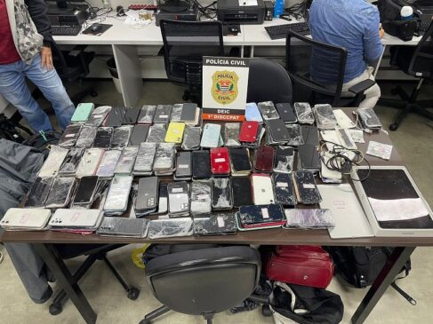 Menos de 12 horas depois do crime, ao acessar a localização do celular, descobriu que o aparelho estava na rua Guaianazes, no centro de São Paulo, a mais de 300 quilômetros de onde havia ocorrido o furto