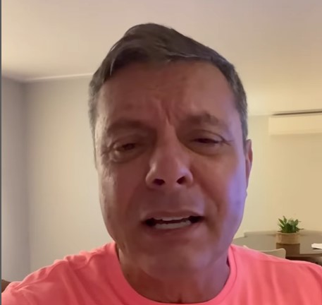 O prefeito Rogério Santos gravou vídeo para negar boato sofre infarte