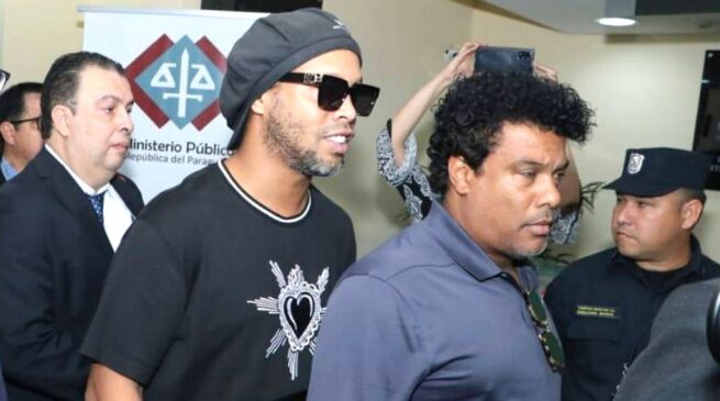Ronaldinho disse que tinha um contrato com a empresa 18k Watchs para licenciar uma linha de relógios
