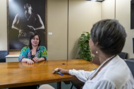 Sâmia Bomfim durante entrevista à Letícia Maria