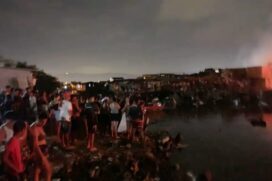 O fogo atingiu mais de 100 casas