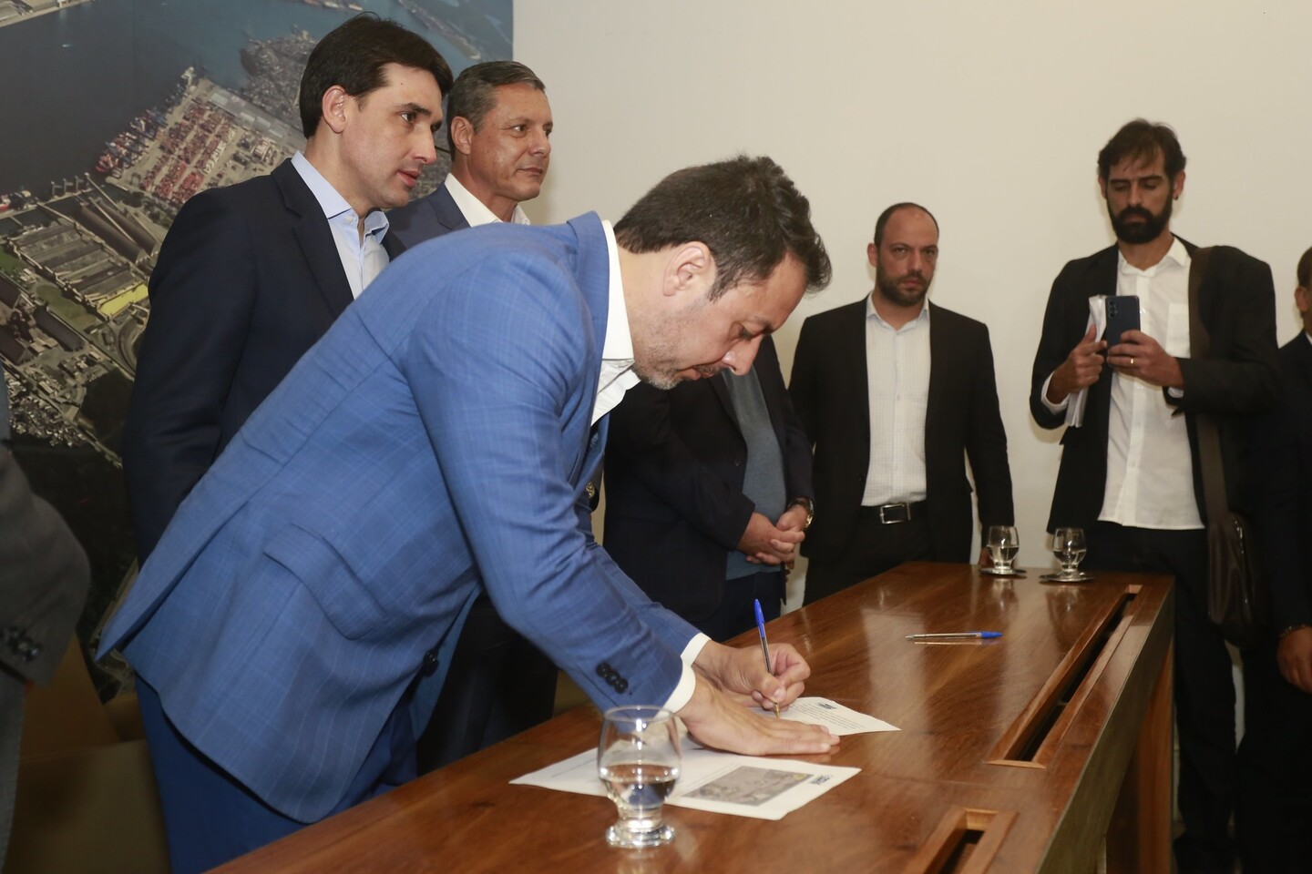 O ministro de Portos e Aeroportos, Silvio Costa Filho, esteve em Guarujá em sua primeira visita oficial à Baixada Santista