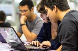 O programa é destinado a jovens de 16 a 24 anos com ensino fundamental completo que buscam inserção no mercado de trabalho