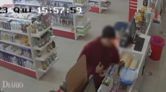 Um homem roubou uma farmácia a mão armada e levou uma caixa de medicamento tarja preta