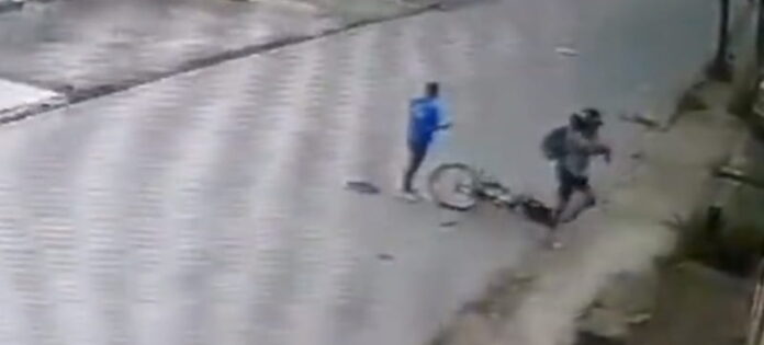 Um motorista atropelou um ciclista que levava a filha de dois anos para a creche