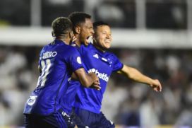Cruzeiro atropela e afunda o Santos na zona de rebaixamento
