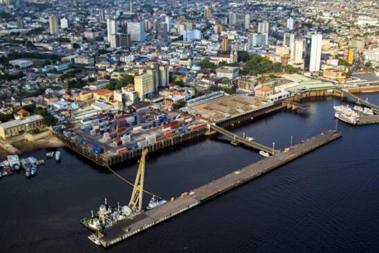A conversão de modal, do marítimo para o rodoviário, será adotada temporariamente para cargas como alimentos, bebidas, produtos de siderurgia, construção civil e outros