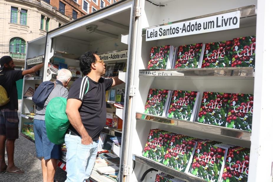 Confira endereços para doação de livros e gibis do 'Leia Santos'