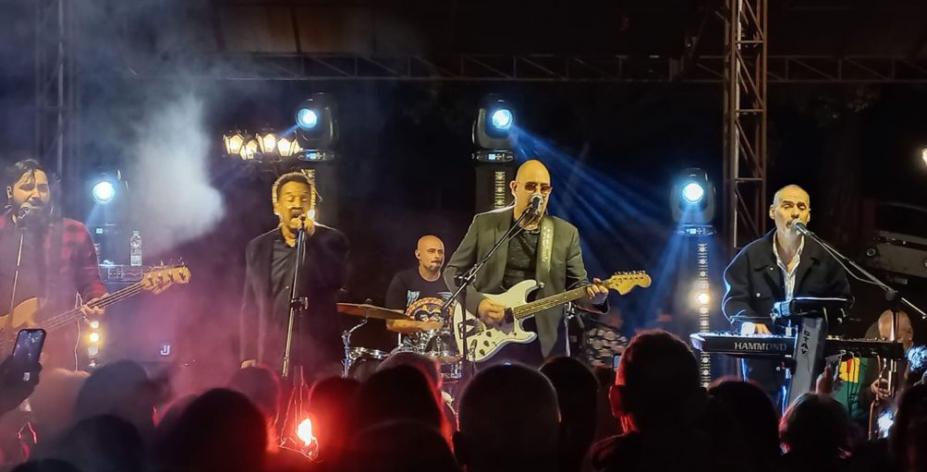 Após cinco anos, Renato e Seus Blue Caps retornam a Santos