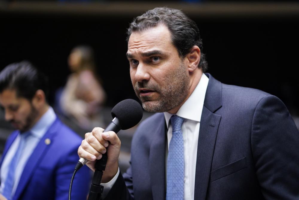 O relator do Projeto passou a segunda-feira (11) discutindo com técnicos e líderes os percentuais ideais