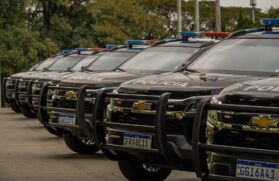 Com essas aquisições apenas para esses dois tipos de armamento, já são 1000 espingardas e 875 submetralhadoras
