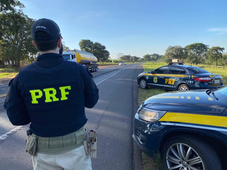 Embriaguez ao volante, excesso de velocidade e ultrapassagens proibidas estão no foco do planejamento operacional para intensificação da fiscalização