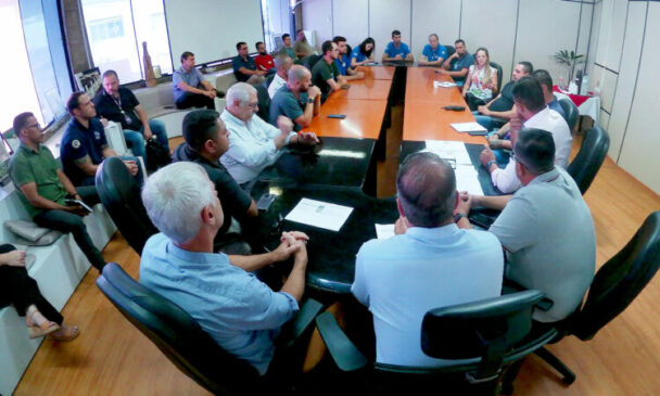 Reunião foi realizada nesta quarta-feira (20)