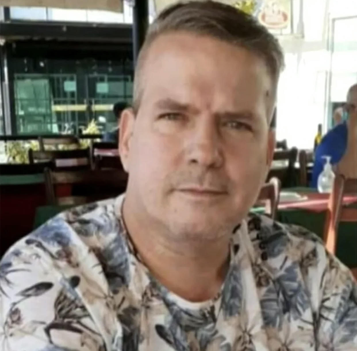 acordo com a Polícia Militar, agentes foram até a residência na rua do Faraó, no bairro Guarani, após denúncias que levantavam suspeitas sobre o concreto fresco nos fundos da casa, onde o corpo foi enterrado