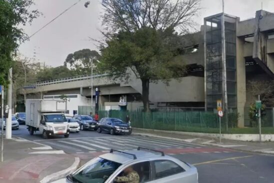 os policiais encontraram imagens que indicam que ele foi empurrado por ela de cima do viaduto