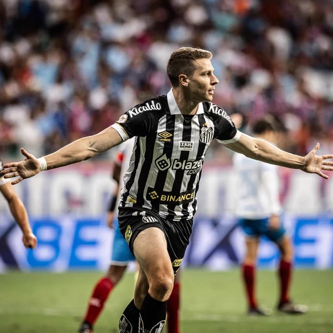 Santos vira no fim e respira no Brasileirão