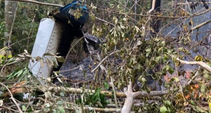 Avião explodiu ao cair