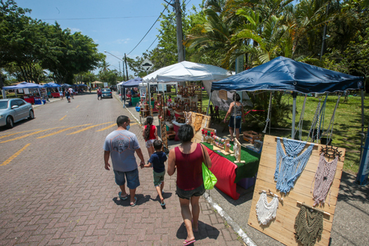 Feira de Artesanato Itinerante reúne artesãos de diversos segmentos