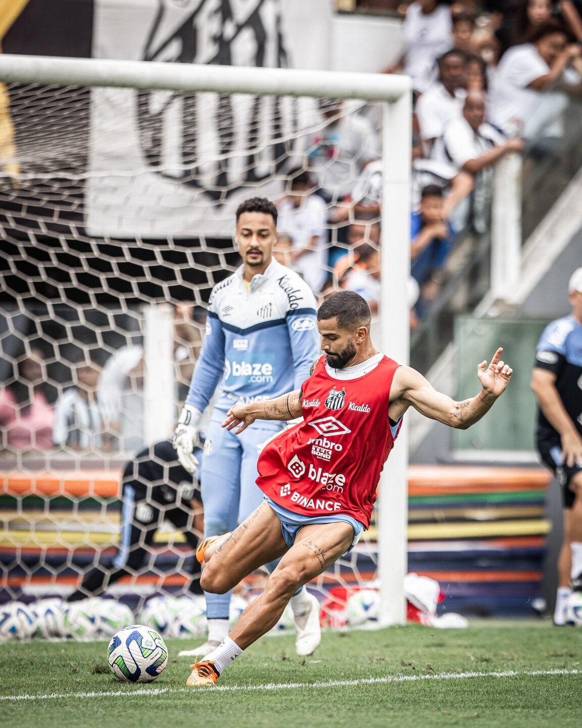 Santos realizou um treino aberto neste sábado (30)