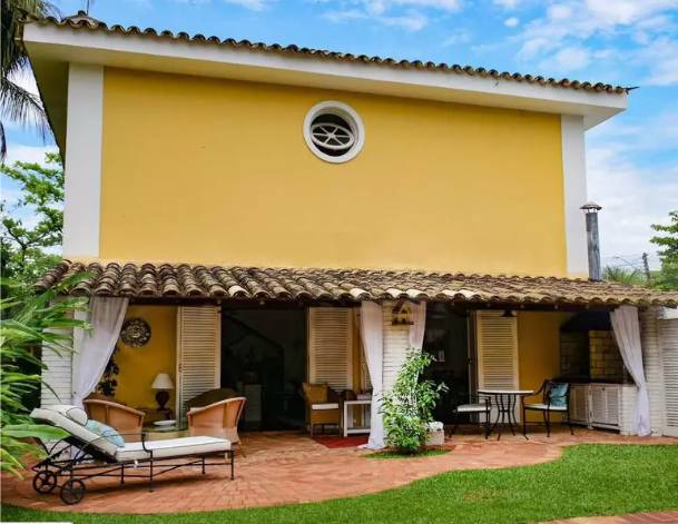 Leilões acontecem em parceria com grandes empresas e instituições financeiras