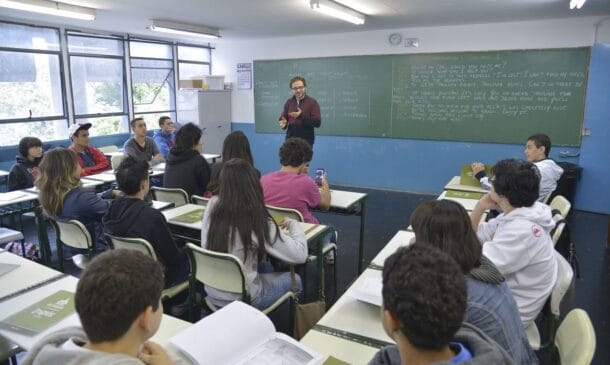 Essa é, infelizmente, a história da maioria dos professores no Brasil e de uma formação que, entre outros tantos problemas, negligencia a importância do estágio