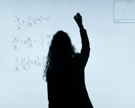 Docentes interessados em participar devem inscrever seus respectivos projetos por meio de formulário on-line
