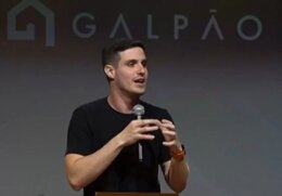 Bonato é fundador do movimento Galpão, com sede em Alphaville. Ele possui 149 mil seguidores em uma rede social.