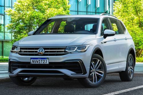O Tiguan Allspace é equipado com o motor 2.0 turbo de 186 cavalos e 30 kgfm de torque, associado à transmissão automática de 8 velocidades