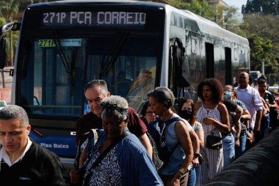 Assembleia unificada de trabalhadores das três companhias estaduais decidiu pela paralisação