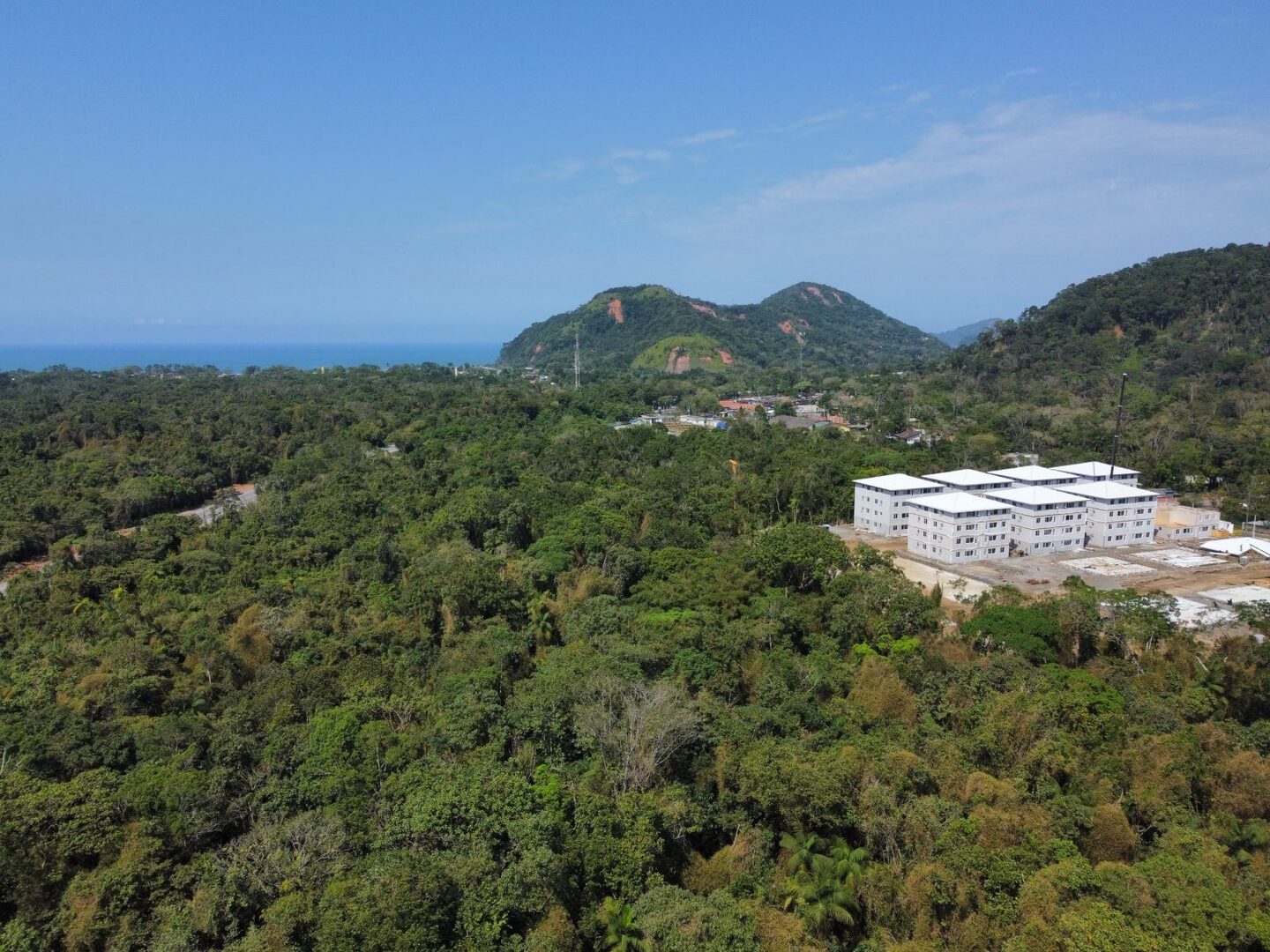 A iniciativa coloca o estado mais perto das comunidades e leva o atendimento público até o cidadão para fazer a diferença na vida de todos e gerar oportunidades para quem mais precisa