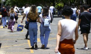 As primeiras provas do Exame Nacional do Ensino Médio (Enem) serão realizadas neste domingo (5)