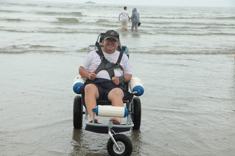 Abertura da programação teve banho de mar e atividades de lazer na Concha Acústica