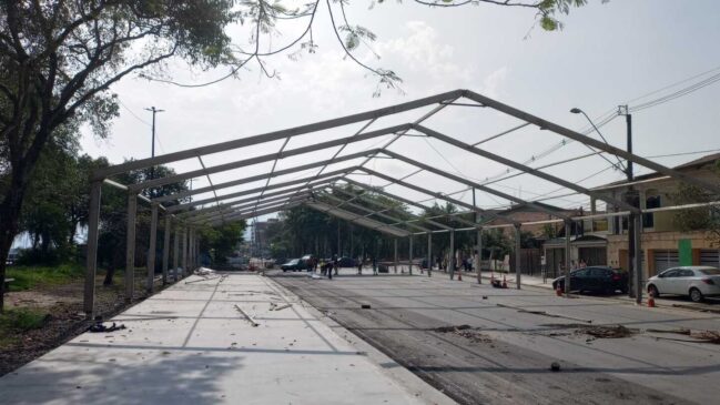 Estrutura foi montada para competição de skate no Jardim Casqueiro