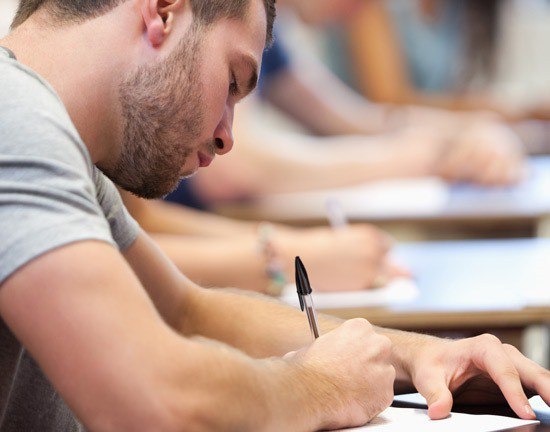 Os contratos de trabalho poderão ser prorrogados por até um ano, caso haja necessidade para a conclusão das atividades