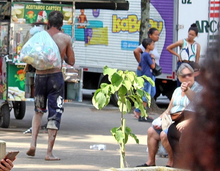 Pessoas em situação de rua do Centro são alvo na madrugada