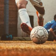 Lado menos charmoso do futebol é foco de novo livro de autor vicentino