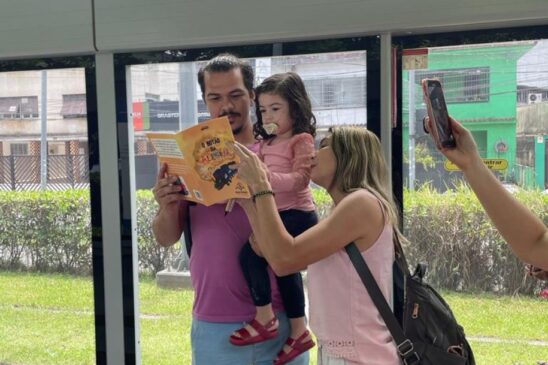 Essa iniciativa incentiva o hábito da leitura e permite o acesso ao conhecimento