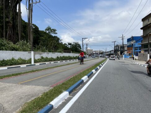 Todos os dias, mais de 100 mil ciclistas utilizam a via para trabalho e lazer