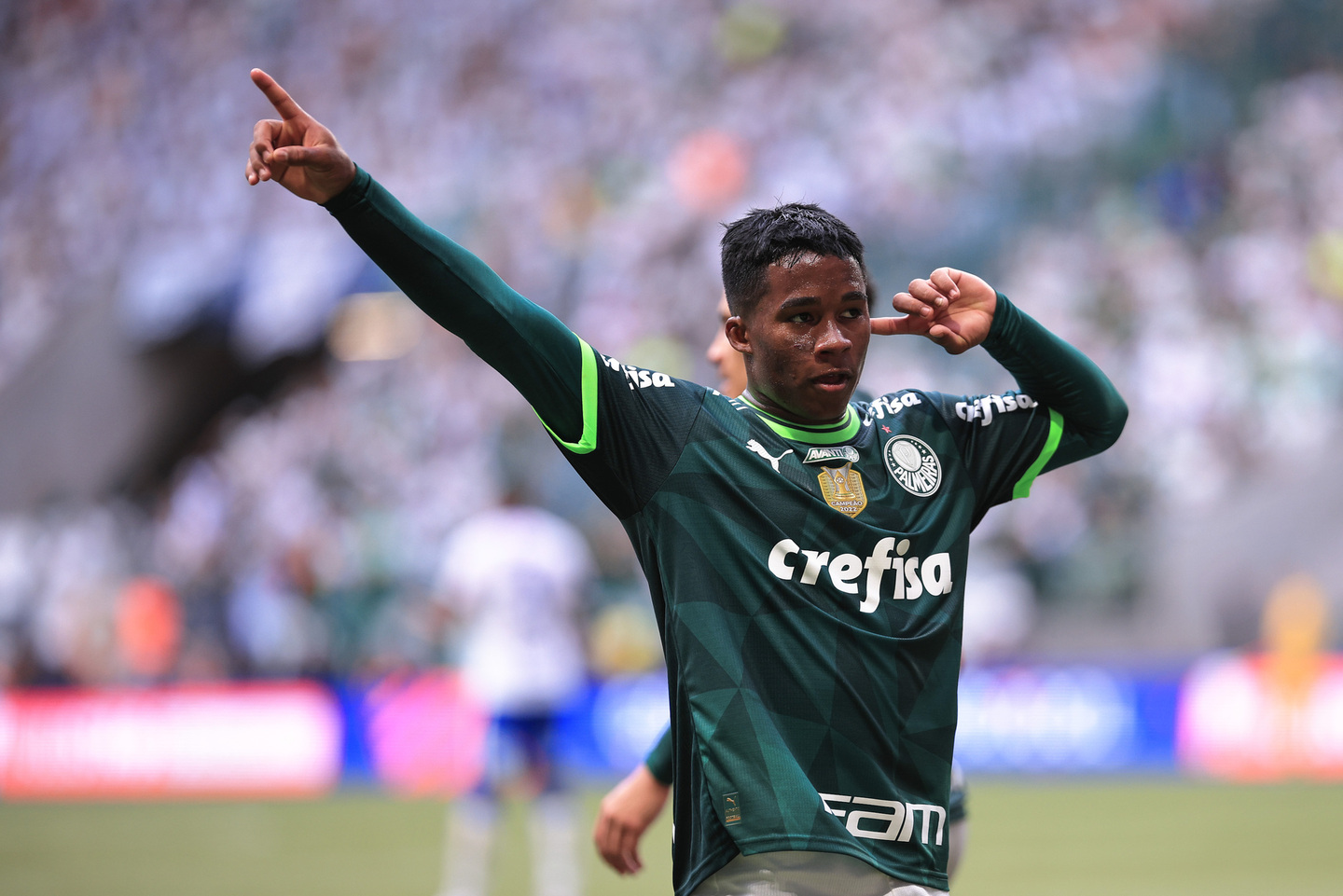 Endrick, destaque do Palmeiras na temporada, falou sobre a luta contra o racismo dentro e fora dos gramados.
