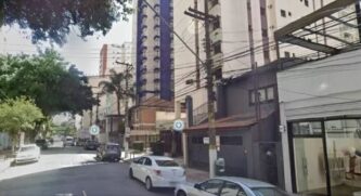 O imóvel onde estava o casal fica na rua Mateus Grou e o desentendimento começou por volta das 8h45.