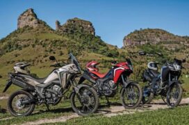 O motor de 293,5 cm3, SOHC de quatro válvulas, arrefecido a ar, é acoplado a um câmbio de 6 marchas com embreagem deslizante e assistida