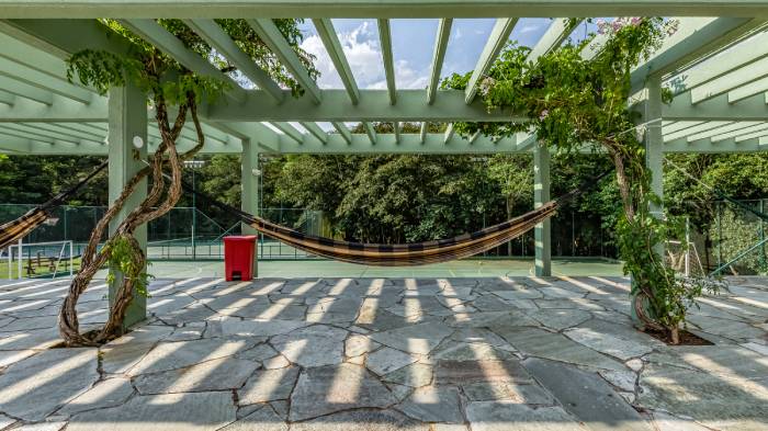 O Hotel Fazenda Brisa Itu tem um redário para o sono ao longo do dia 