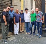A programação tem início às 15 horas, com a apresentação da tradicional turma da Roda de Samba do Ouro Verde