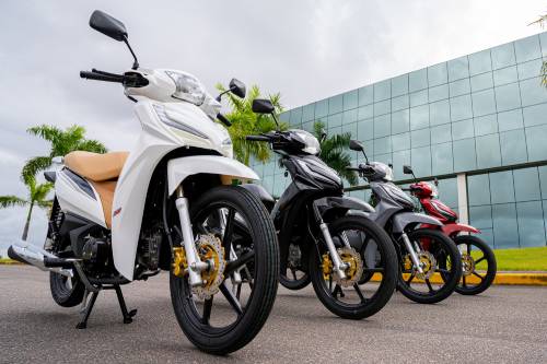 O motor monocilíndrico com 123,67 cc entrega uma potência de oito cavalos e um torque de 0,91 kgfm