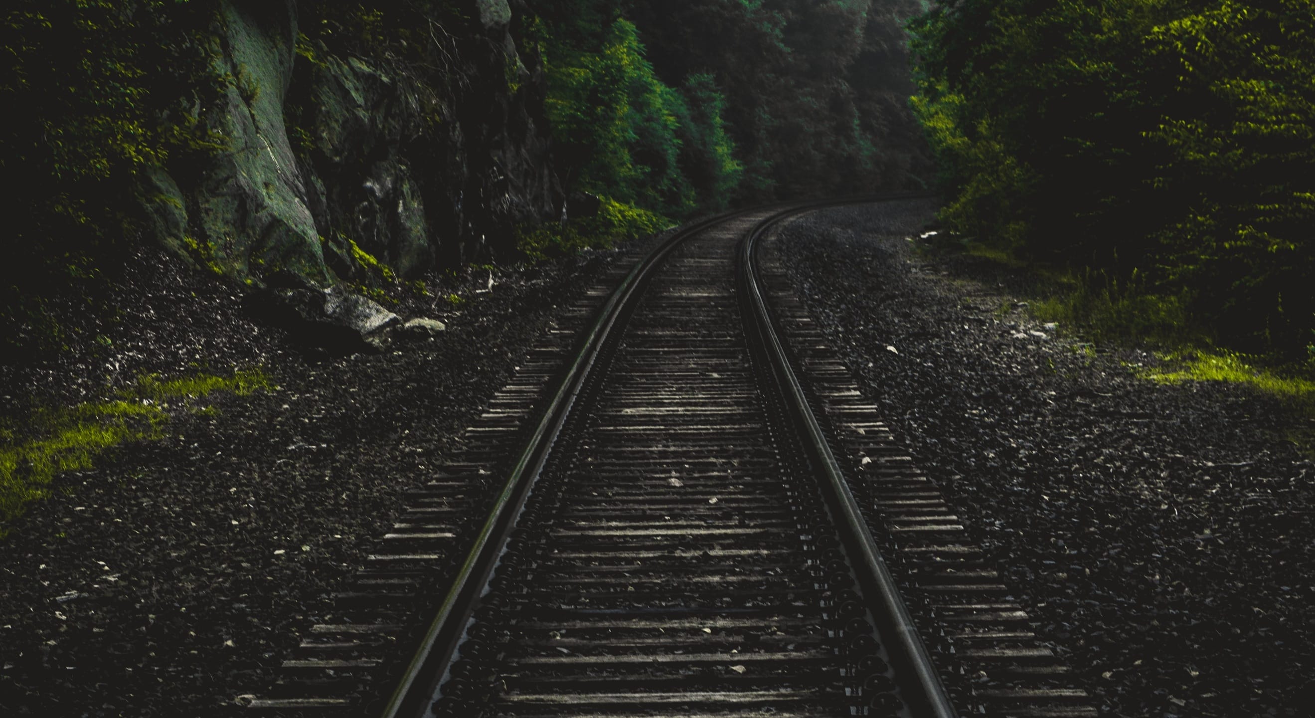 O traçado da ferrovia passa dentro de área militar do Exército no município de Rondonópolis