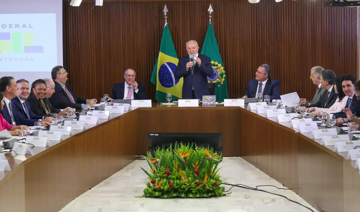 O presidente avaliou que essa negociação foi "muitas vezes mal interpretada", "acusada de coisa de menor nível", mas afirmou que o governo conversa com todos os parlamentares, sem distinção