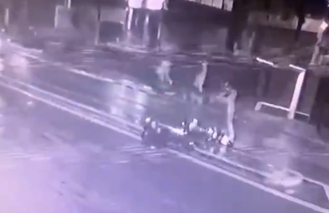 Momento da tentativa de assalto que acabou na morte da policial na zona sul de SP